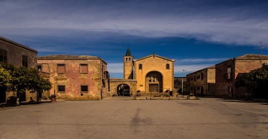 Travel to Borgo Cascino with SAIS Autolinee buses. One of the oldest and most important villages in the province of Enna