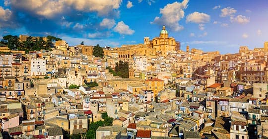 Travel to Piazza Armerina with the SAIS Autolinee buses. City of art and archaeological heritage, discovering the Mosaics and the Palio dei Normanni