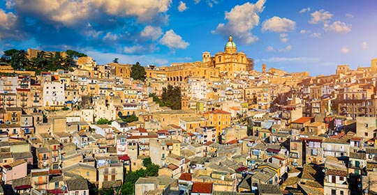 Travel to Piazza Armerina with the SAIS Autolinee buses. City of art and archaeological heritage, discovering the Mosaics and the Palio dei Normanni