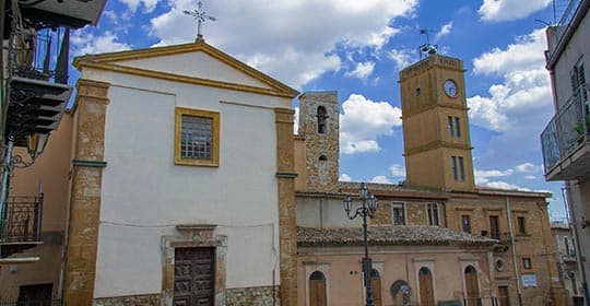 Travel to Pietraperzia with SAIS Autolinee buses. Between Greeks and Normans, amidst fascinating cultural attractions