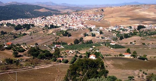 Viaggia per Raddusa con gli Autobus SAIS Autolinee. Dalle origini arabe alla cultura per il grano, tra ruralità e passione