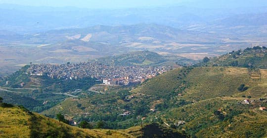 Travel to Valguarnera with SAIS Autolinee buses. Among the most authentic archaeological finds from the Roman period, in the heart of the Ennese